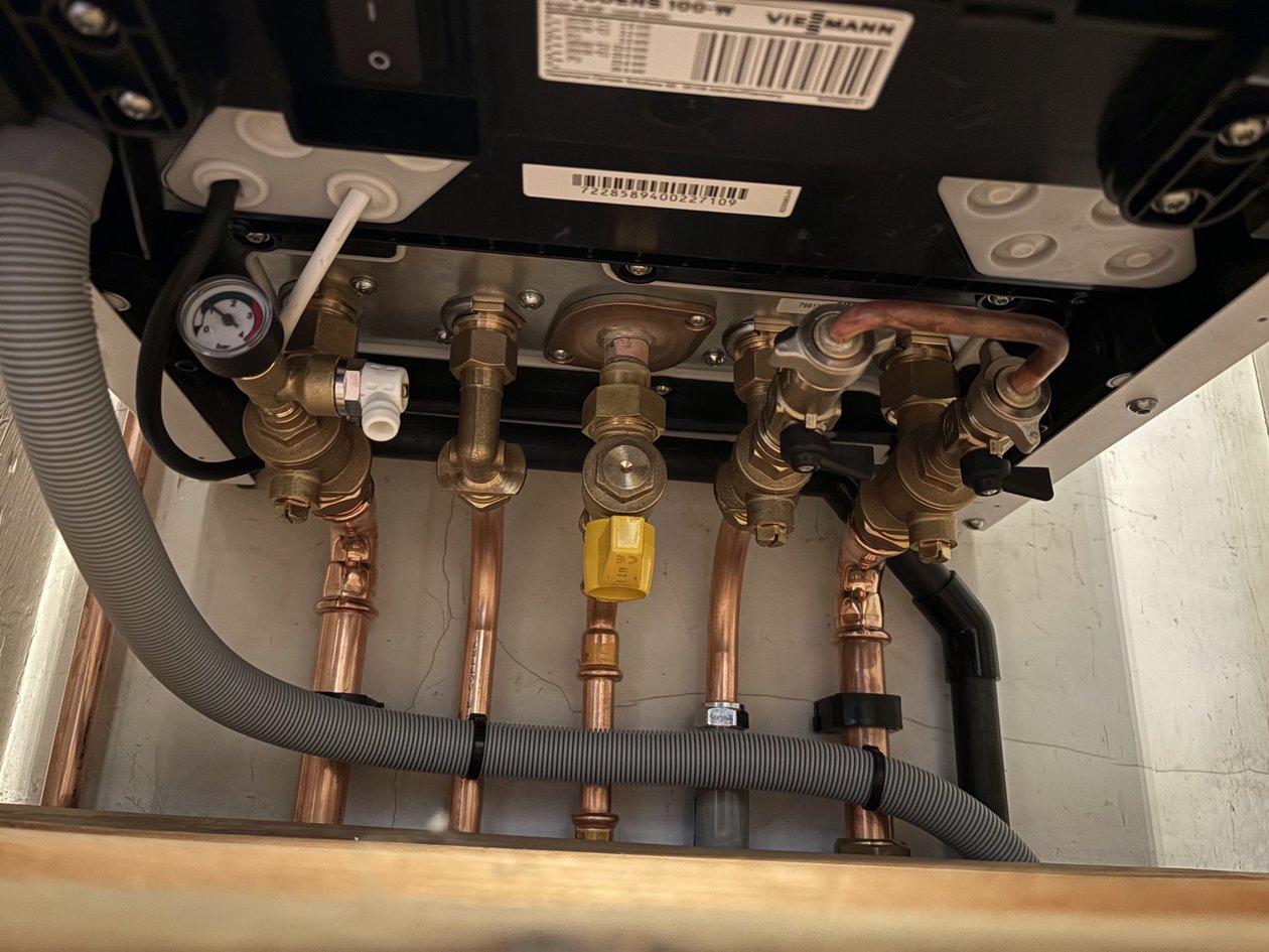 Gas pipework